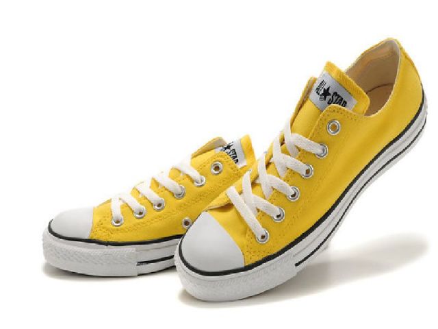 Giày converse classic màu vàng thấp cổ 2